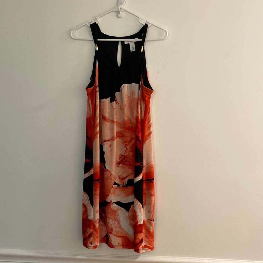 White House Black Market summer dress. Size medium!   Large floral print!